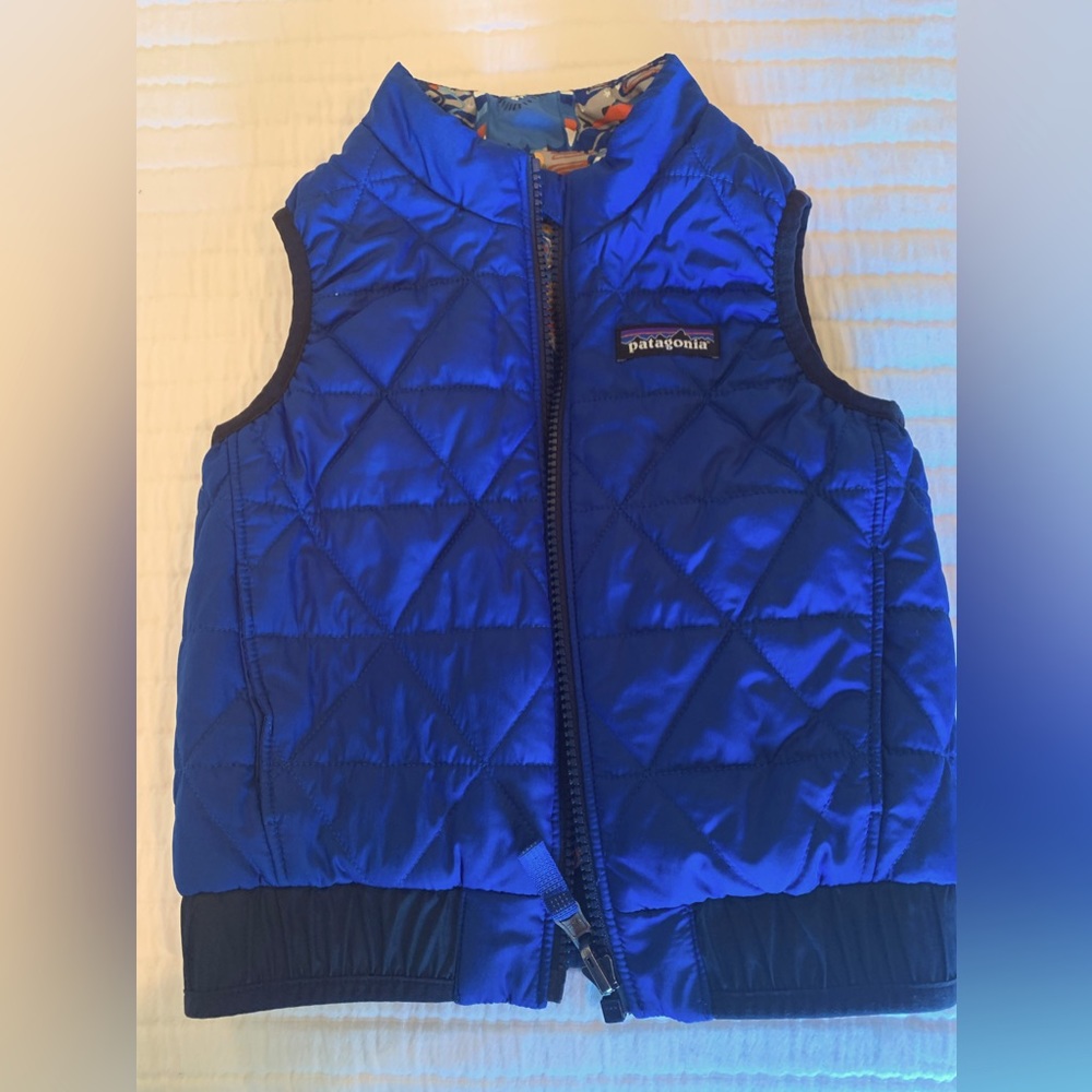 💙🖤 Patagonia reversible quilted toddler vest